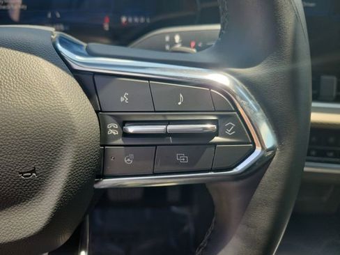Used 2026 Chevrolet Equinox LT w/ Convenience Package II FWD image 27