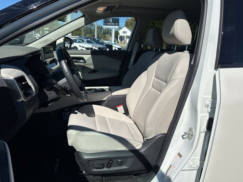 Used 2023 Nissan Rogue SL w/ SL Premium Package AWD/4WD image 10