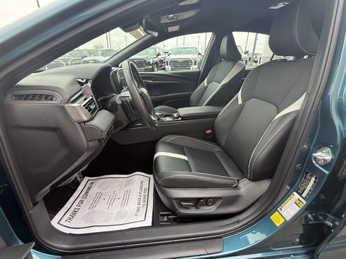 Certified 2025 Toyota Camry SE w/ Convenience Package image 5