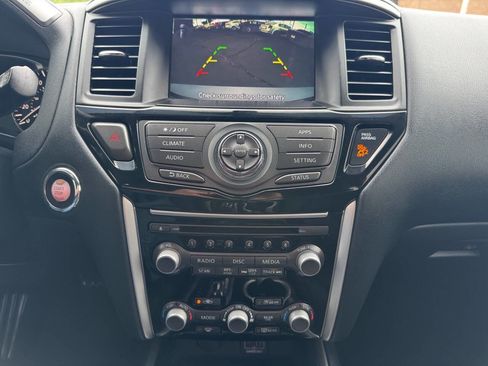 Used 2020 Nissan Pathfinder SV FWD image 26