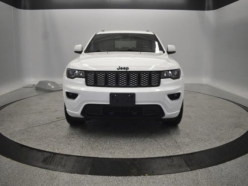 Used 2021 Jeep Grand Cherokee Altitude image 13