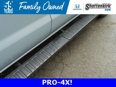 Used 2023 Nissan Frontier PRO-4X w/ Technology Package image 13