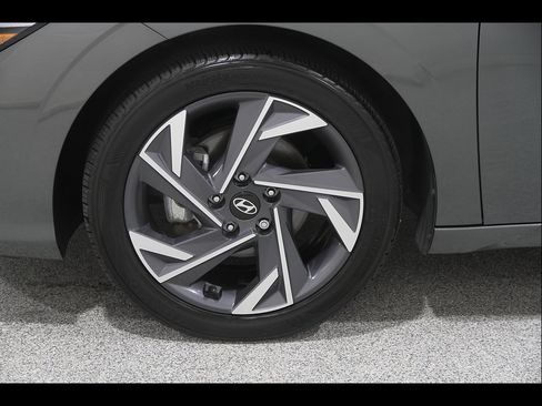 Certified 2025 Hyundai Elantra Sport FWD image 20