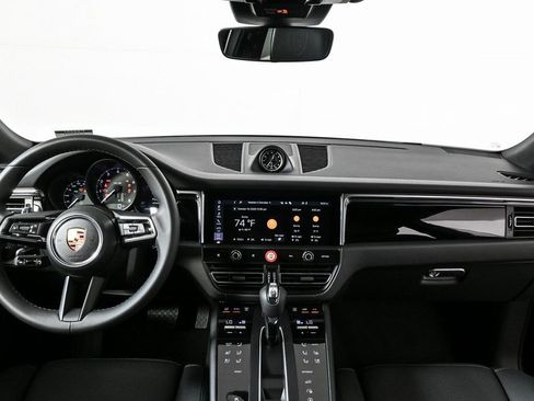 Certified 2026 Porsche Macan image 17