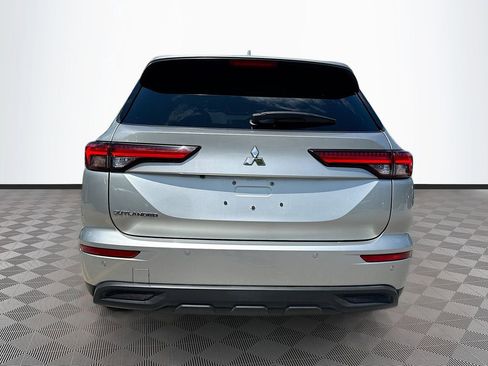 Used 2024 Mitsubishi Outlander ES FWD image 7