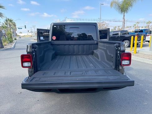 Used 2023 Jeep Gladiator Sport AWD/4WD image 20