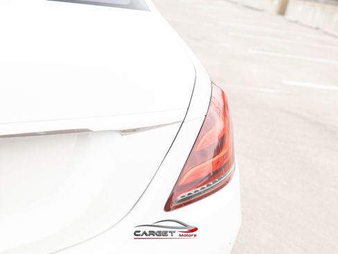 Used 2018 Mercedes-Benz S 560 Sedan image 48