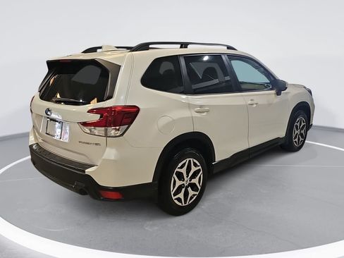 Used 2021 Subaru Forester Premium w/ Popular Package #1 AWD/4WD image 5