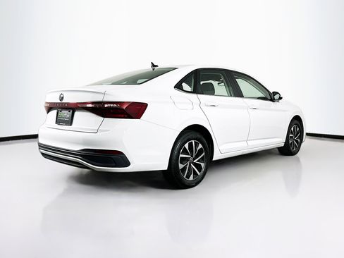 Used 2025 Volkswagen Jetta S image 9