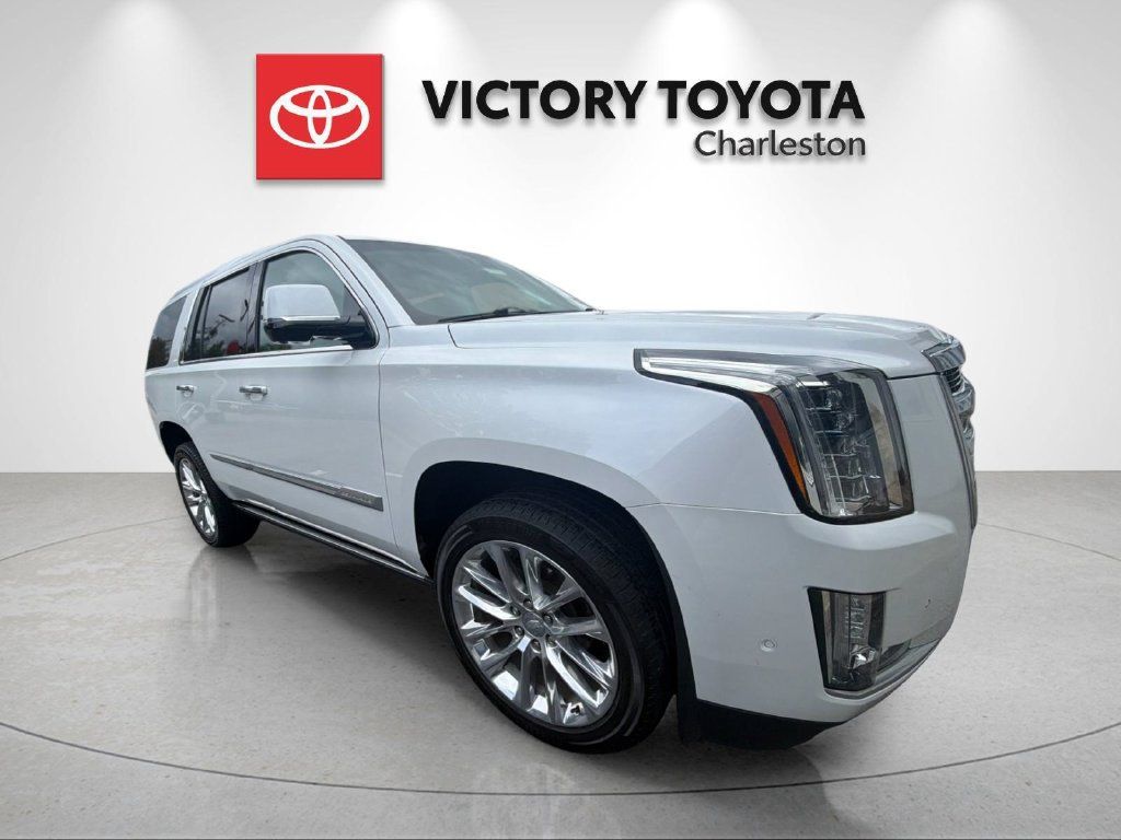 Used 2020 Cadillac Escalade Premium Luxury AWD/4WD image 5