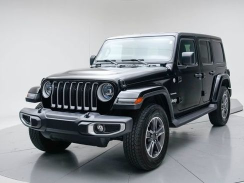 Used 2023 Jeep Wrangler Unlimited Sahara w/ LED Lighting Group AWD/4WD image 3