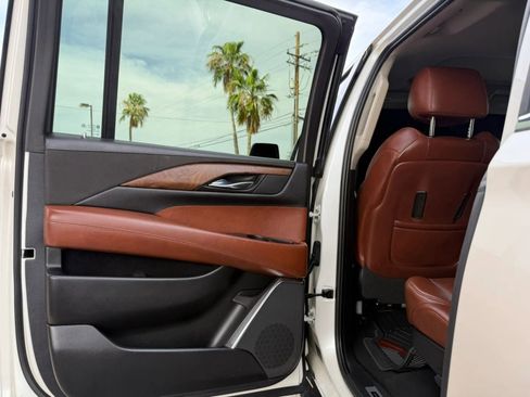 Used 2015 Cadillac Escalade ESV Premium AWD/4WD image 38