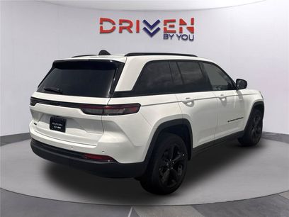 Used 2023 Jeep Grand Cherokee Altitude
