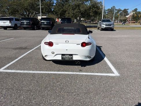 Used 2019 MAZDA MX-5 Miata Sport w/ I-ACTIVSENSE Sport Package image 5