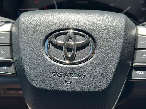 Certified 2025 Toyota Sienna XLE w/ XLE Plus Package FWD image 41