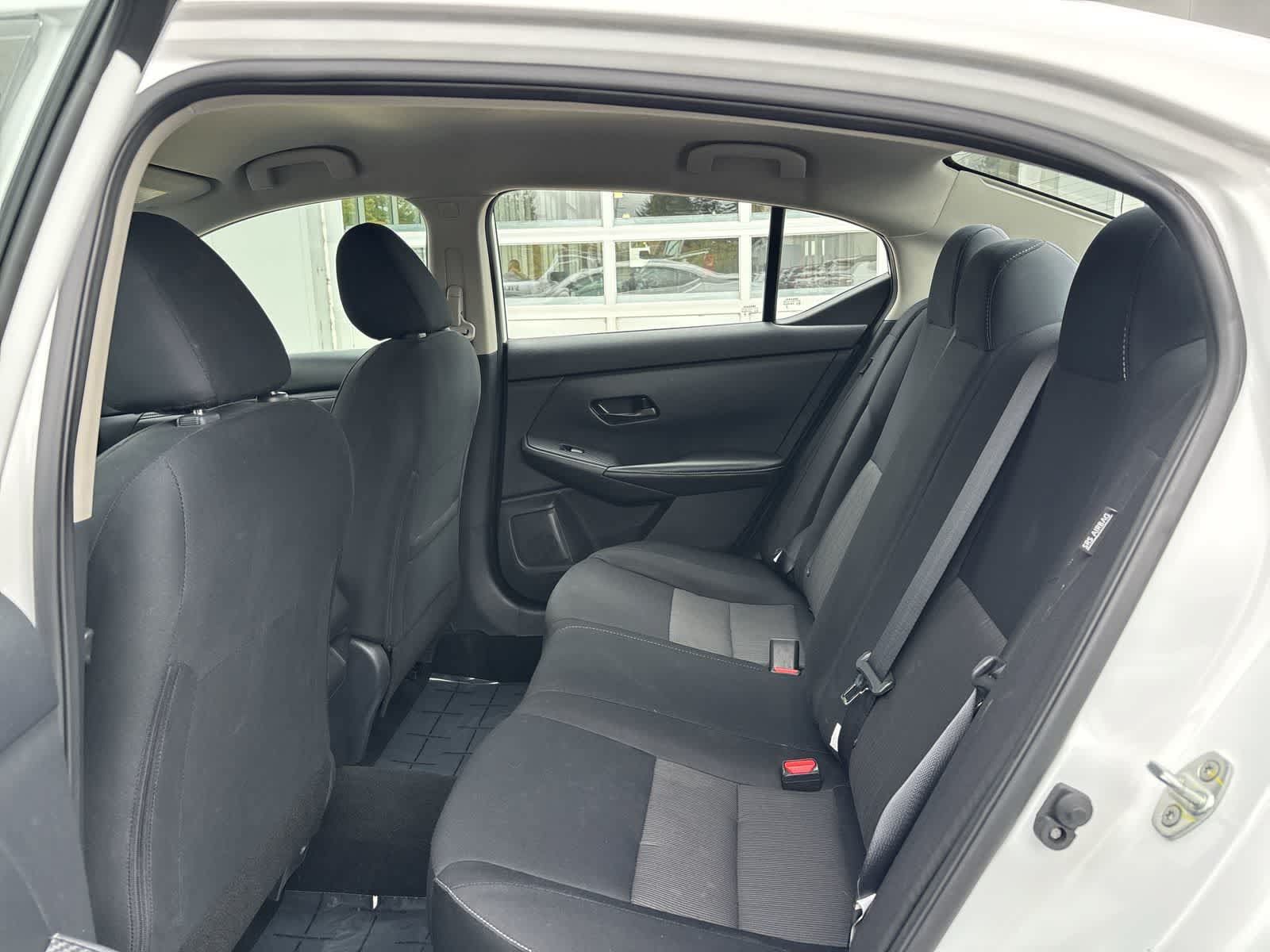 Used 2024 Nissan Sentra SV FWD image 9