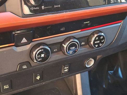 Used 2016 Toyota Tacoma TRD Sport w/ Towing Package image 16