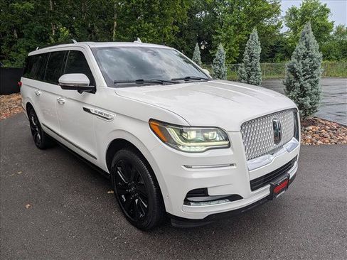Used 2023 Lincoln Navigator L Reserve AWD/4WD image 7