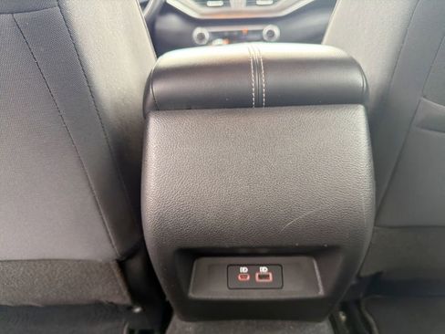 Used 2024 Nissan Altima 2.5 SV image 34