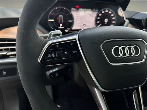 Used 2022 Audi e-tron GT Premium Plus AWD/4WD image 16