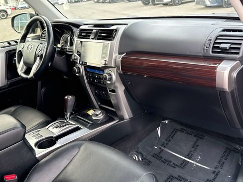 Used 2023 Toyota 4Runner Limited AWD/4WD image 23