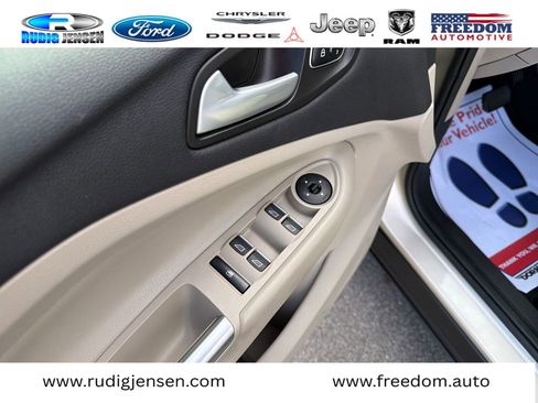 Used 2017 Ford Escape Titanium w/ Equipment Group 301A AWD/4WD image 11