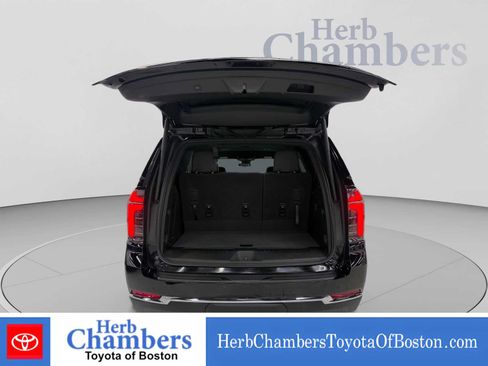Used 2025 Chevrolet Tahoe LT AWD/4WD image 4