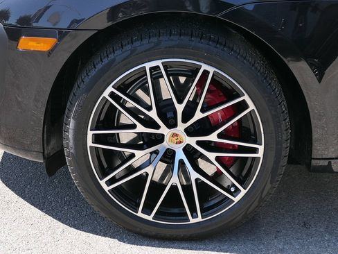 Used 2022 Porsche Macan GTS AWD/4WD image 8