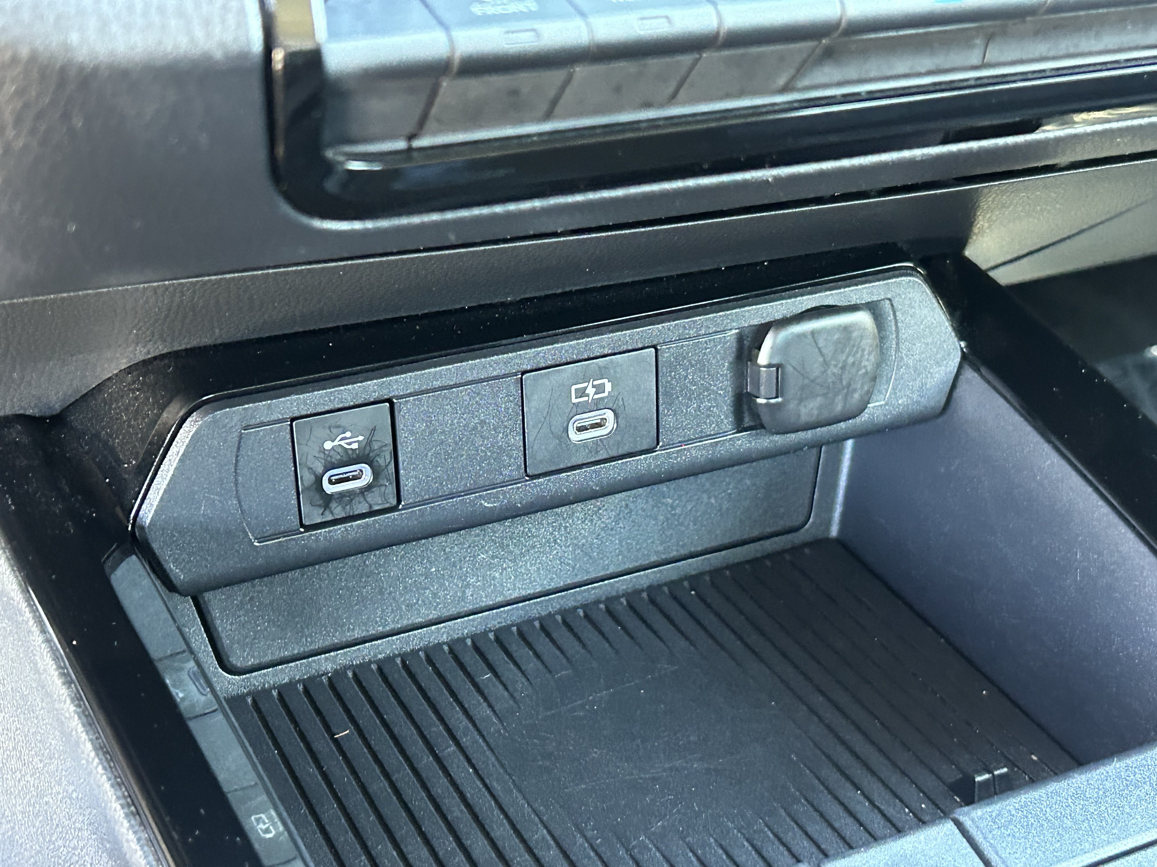 Certified 2025 Toyota Prius LE AWD/4WD image 22