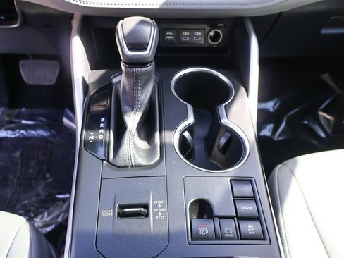 Used 2023 Toyota Highlander XLE image 53