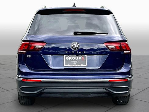Used 2023 Volkswagen Tiguan SE w/ Panoramic Sunroof Package FWD image 5
