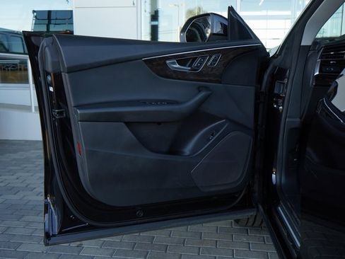 Used 2019 Audi Q8 Premium w/ Convenience Package image 15