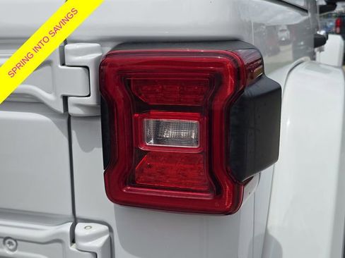 Certified 2021 Jeep Wrangler Unlimited Sahara w/ Cold Weather Group image 8