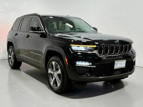 Used 2022 Jeep Grand Cherokee Limited 4xe w/ Luxury Tech Group II AWD/4WD image 6