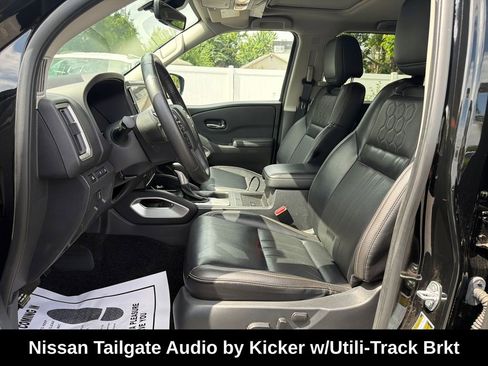 Used 2025 Nissan Frontier SL w/ Graphics Package AWD/4WD image 11