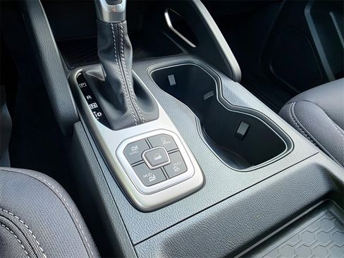 New 2026 Nissan Frontier SV image 29