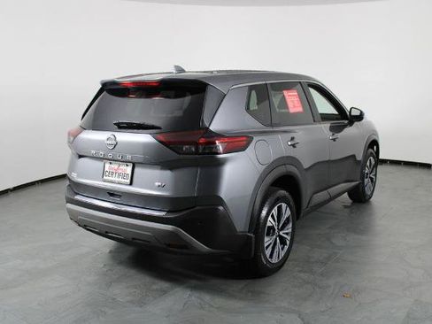 Certified 2022 Nissan Rogue SV FWD image 16