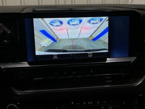 Used 2024 Chevrolet Silverado 3500 LT w/ Convenience Package image 17