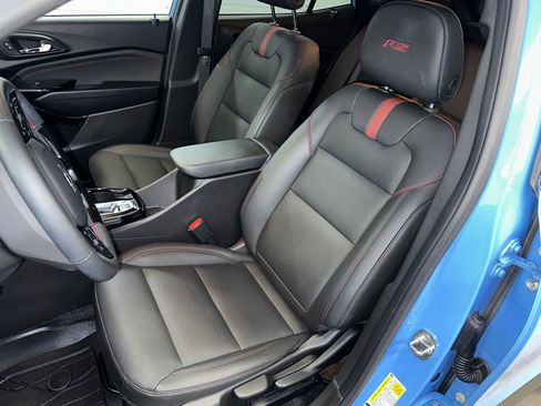 Certified 2024 Chevrolet Trax RS w/ Driver Confidence Package image 5