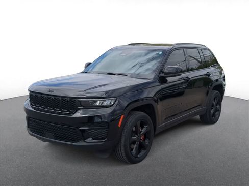 Certified 2024 Jeep Grand Cherokee Altitude AWD/4WD image 4