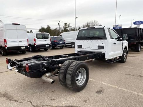 Used 2024 Ford F350 XL w/ XL Chrome Package image 3