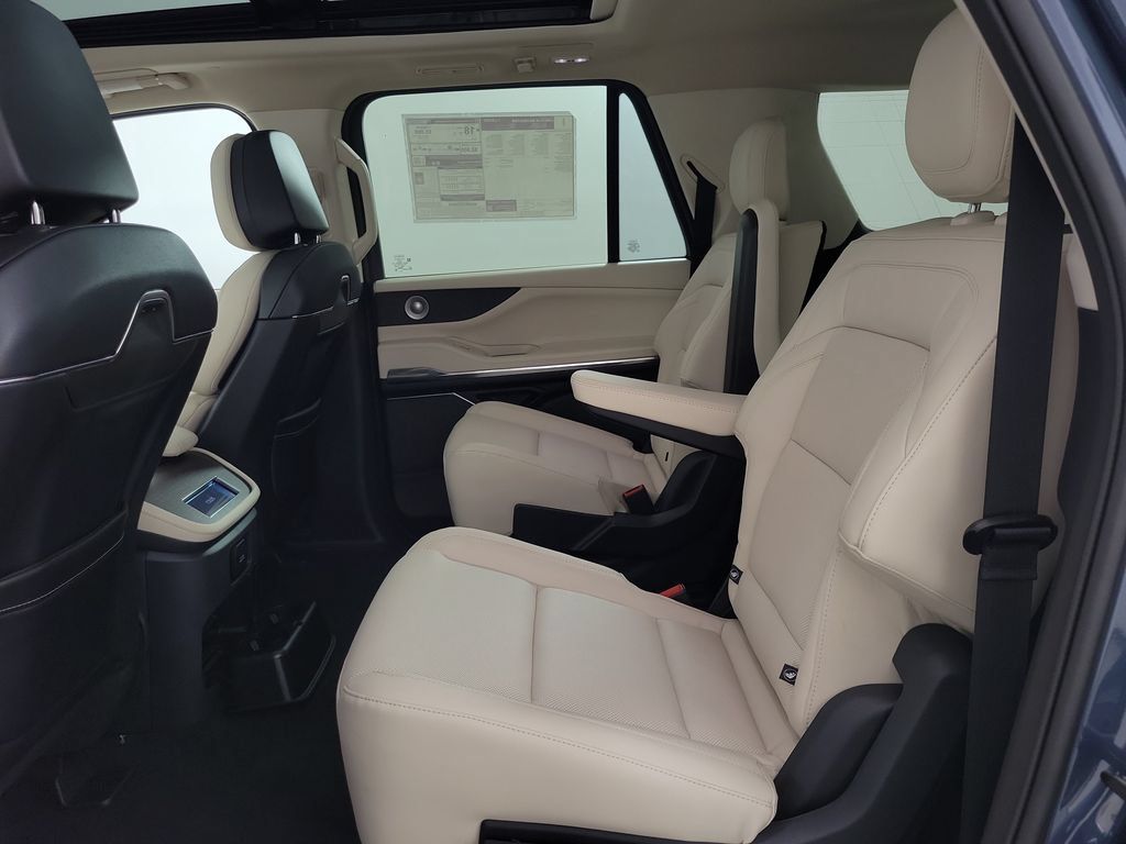 New 2027 Lincoln Navigator L Reserve RWD image 12
