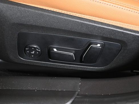 New 2026 BMW 330i xDrive Sedan w/ M Sport Package image 28