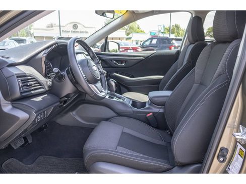 Used 2025 Subaru Outback Premium AWD/4WD image 15