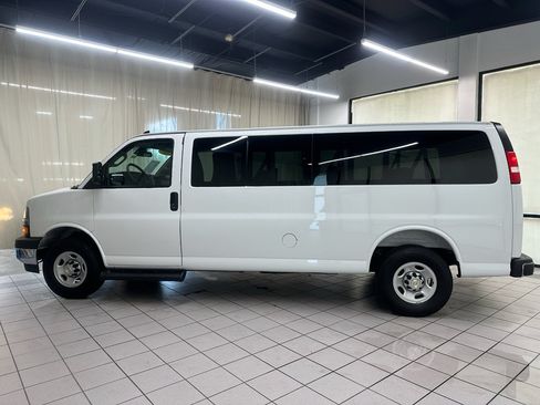 Used 2025 Chevrolet Express 3500 LT w/ LT Preferred Equipment Group RWD image 11