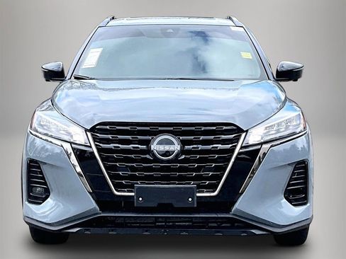 Used 2023 Nissan Kicks SR w/ SR Premium Package image 3