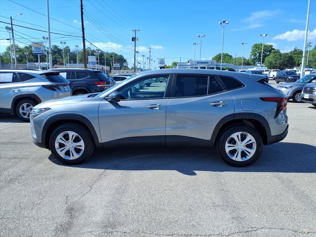 Used 2026 Chevrolet Trax LS w/ Driver Confidence Package FWD image 6