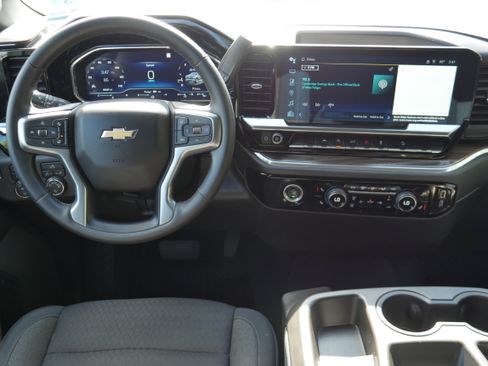Certified 2023 Chevrolet Silverado 1500 LT w/ Z71 Off-Road Package AWD/4WD image 17
