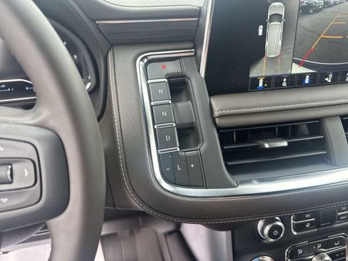 Used 2023 GMC Yukon XL SLT w/ SLT Premium Package AWD/4WD image 15