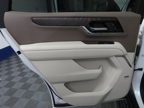 Used 2025 GMC Yukon Denali image 68